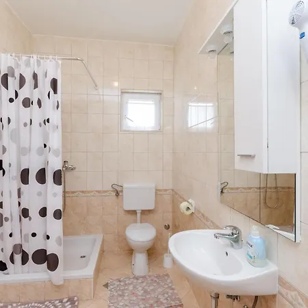 Apartman And Ljubica Lopar