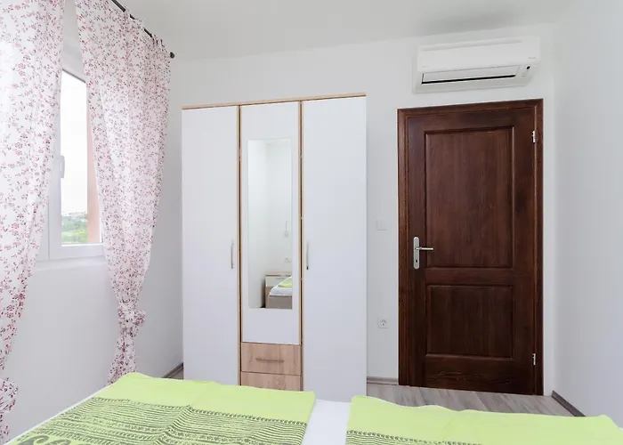 And Ljubica Apartamento Lopar