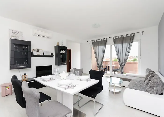 And Ljubica Apartamento *