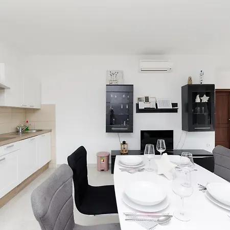 Apartment And Ljubica Lopar